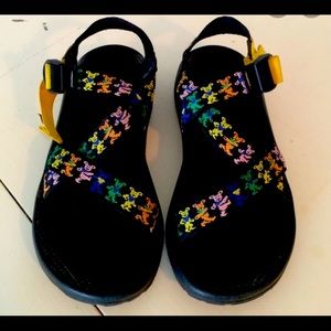 Limited addition Grateful Dead Chacos;orange strap